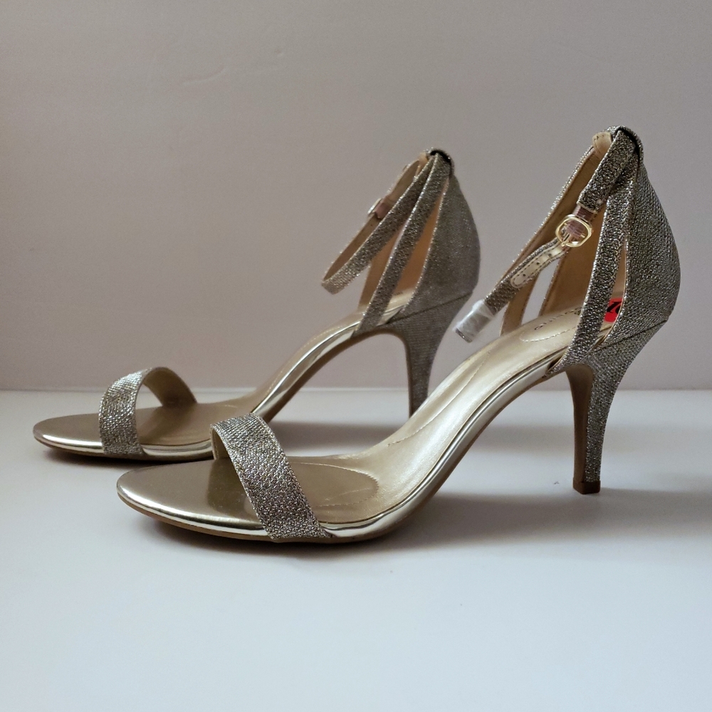 Bandolino Women's Muriel 3" High Heel Sandal
